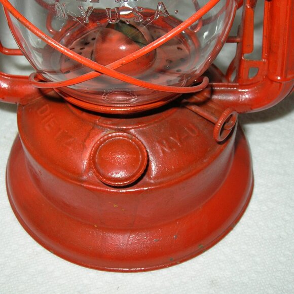 Antique DIETZ LITTLE WIZARD OIL LANTERN w/Dietz Glass USA 11.5" Tall NICE!!! B - Picture 7 of 8